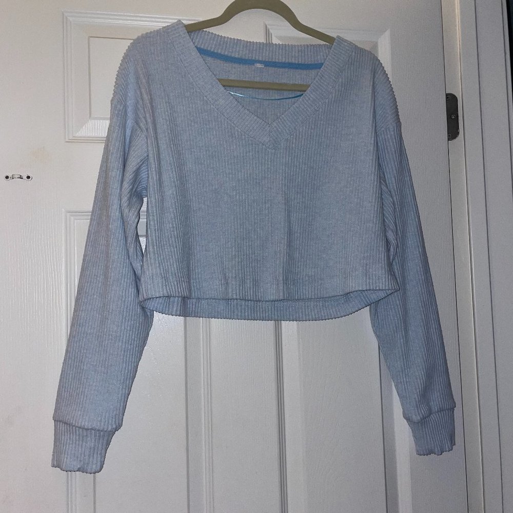 Alo Baby Blue Ribbed Crop Sweater
